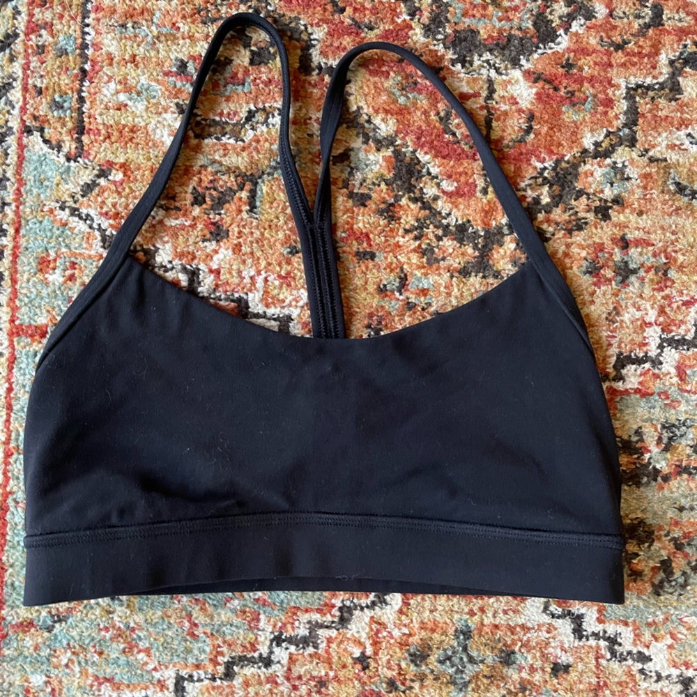Lululemon sports bra, size 6 - flow y bra no pads